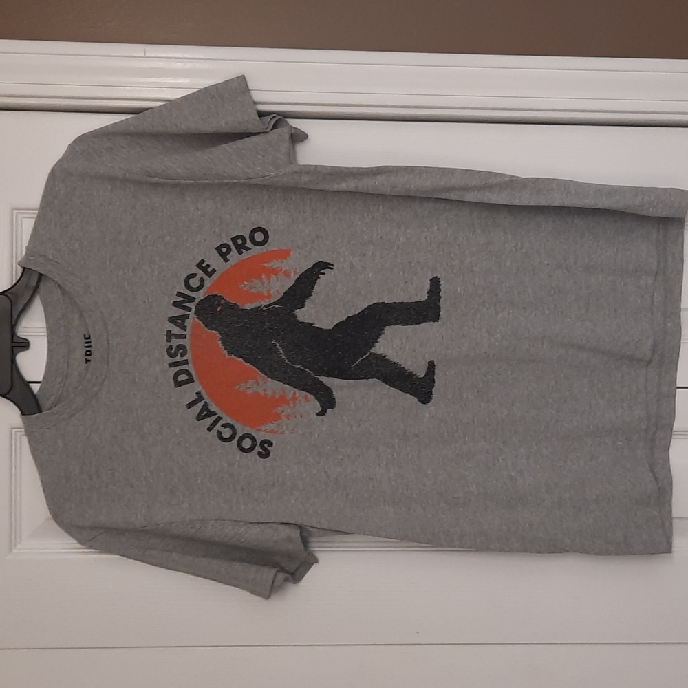 T-shirt gray